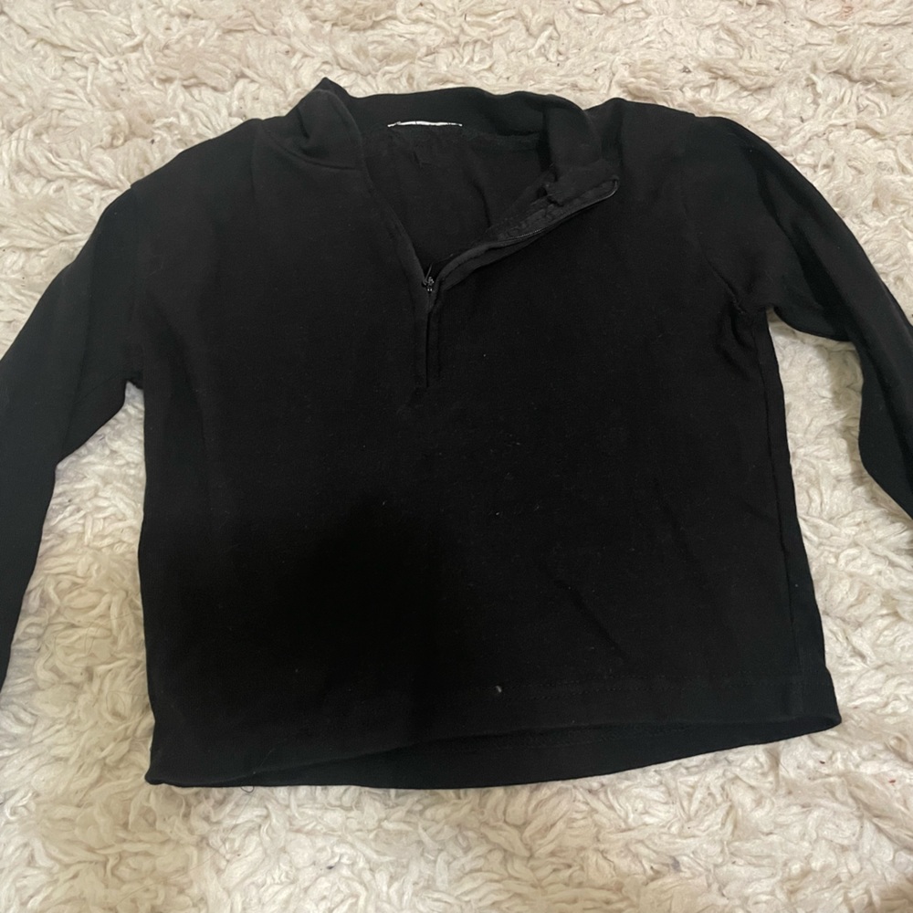 black cropped longsleeve